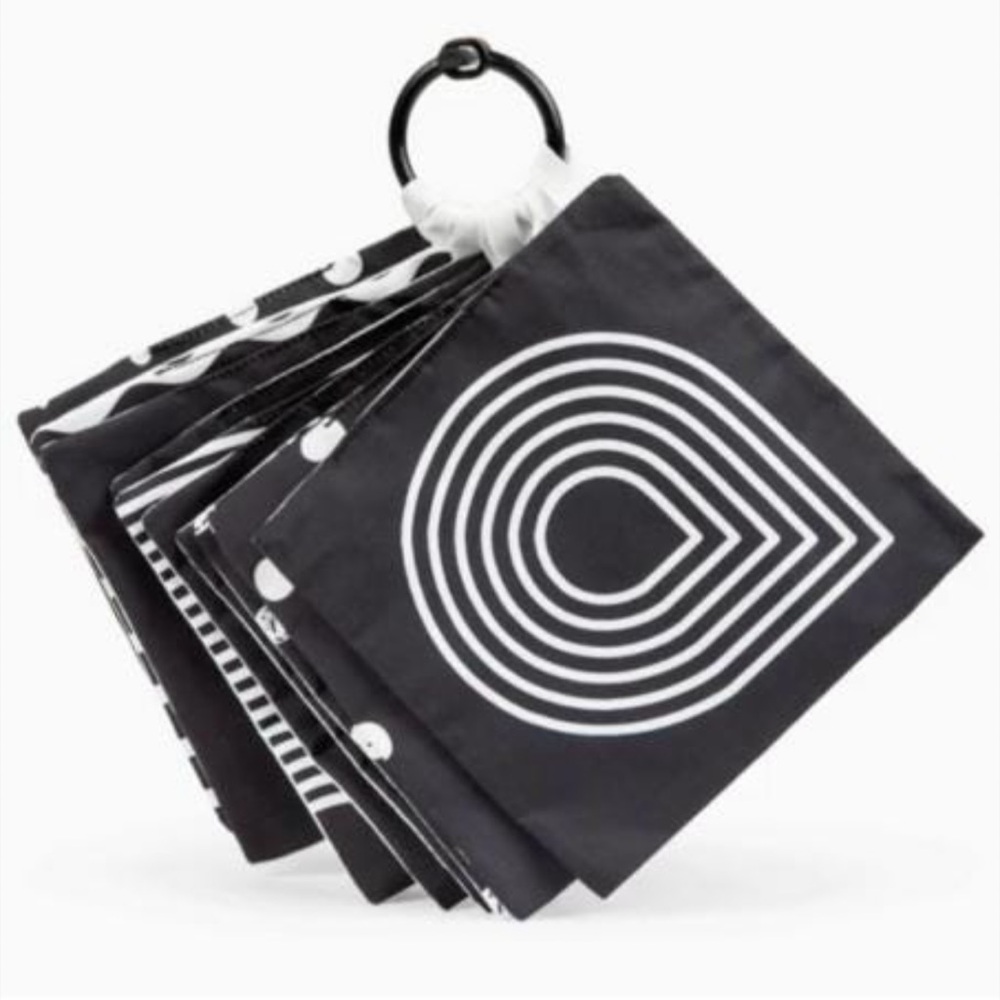 REMZO NWT Set of 5 Hanging Baby Crinkle Paper Tissues w/ Ring -High Contrast Toy